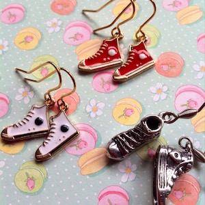 Pendientes de caña alta, dije para zapatillas blancas, tacones rojos, tacones de baloncesto, tacones de béisbol, zapatillas plateadas, dije para zapatillas deportivas, pendientes de caña alta