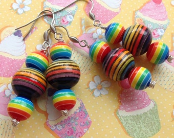 LGBT イヤリング LGBT ジュエリー レインボーイヤリング ゲイプライドイヤリング ハンドメイドイヤリング ゲイとレズビアン レインボージュエリー LGBT ビーズ