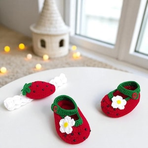 Crochet Strawberry shoes and headband set  - Baby headband - Crochet shoes - Baby Shoes - Baby girl shoes - photo shoot