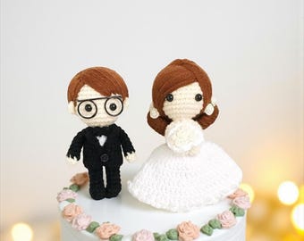 Crocheted Wedding Cake Topper: Bride & Groom Anniversary Keepsake