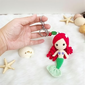 Gehaakte prinsessensleutelhanger kleine zeemeermin, Ariel amigurumi, gehaakte prinses, handgemaakte gehaakte sleutelhanger, sleutelhanger prinses
