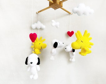 Babymobile - Amigurumi Snoopy & Woodstock Babybettmobile, Snoopy Babymobile, Kinderzimmer Deko, Snoopy Häkelmobile, Snoopy Geschenk