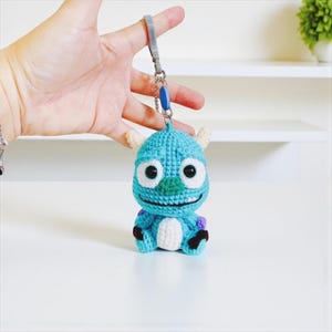 Llavero de Monstruo Sully a Crochet: Llavero Amigurumi Hecho a Mano