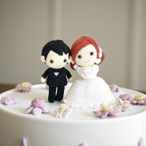 Wedding cake topper crocheted. Customizable just for you. Anniversary Keepsake. Wedding doll, bride & groom topper cake