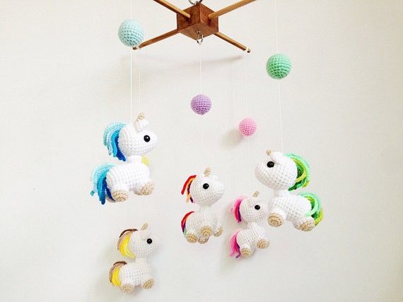 Bebe Mobile Crochet Amigurumi Bebe Licorne Dans Wonderland Etsy