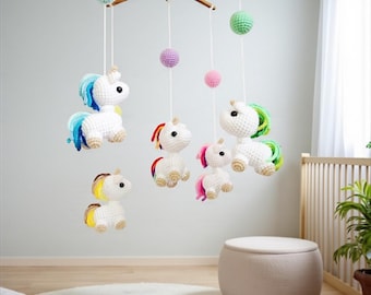 Amigurumi-babymobiel eenhoorn: gehaakt Wonderland-kinderdagverblijf