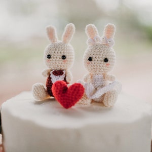 Decorazioni per torte - Decorazione per torta nuziale a forma di coniglietto - Decorazione per torta nuziale a forma di coniglio - Decorazione per torta nuziale a forma di sposa e sposo - Decorazione per torta all'uncinetto