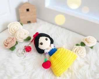 Crochet Snow White Keychain: Handmade Princess Amigurumi