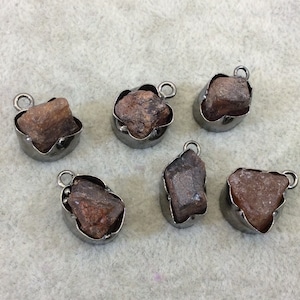 Geschwärzter Hessonit-Granat Anhänger: Nugget Fassung (12 mm - 16 mm)