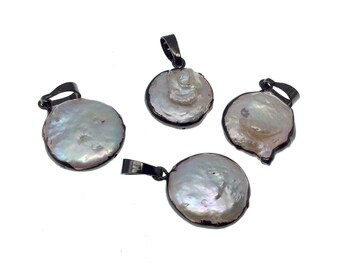Iridescent Freshwater Pearl Pendant (18mm–20mm Coin) with Gunmetal Electroplating