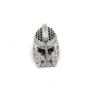 Spartansk hjälmpärla: Försilvrad CZ med svart inlägg (10 mm x 20 mm)