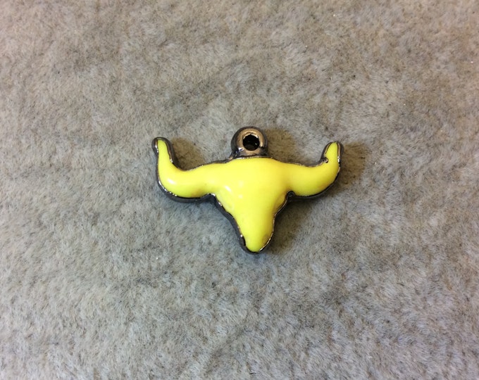 1" Gunmetal Plated Yellow Acrylic Steer Skull Pendant - Measuring 26mm x 18mm Approx. - Available in Other Colors, See Related Items Link