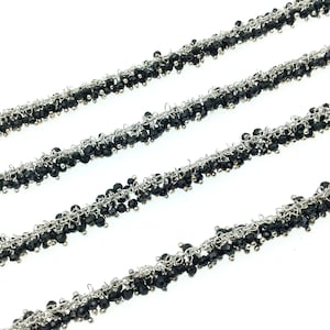 銀メッキ銅製ダブルダングルケーブルロザリオチェーン、2 mm ブラックスピネルラウンドビーズ付き - 1 フィートのカットセクションまたはまとめ売り!