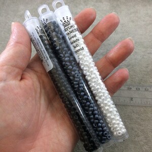 Miyuki 6/0 Rocailles – Transparent rökig ametist med glansig finish (20 grams tub) bild 4