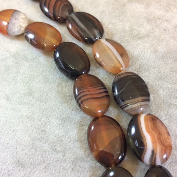Reddish Brown Banded Agate Oval Beads (16 Beads/strand) UK