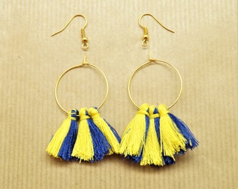 Kit paire supports boucle d'oreilles et créoles dorés, 6 pompons à franges bleu et jaune