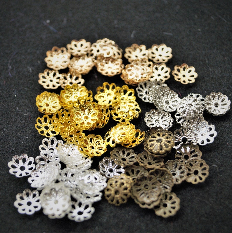 Calottes 6 mm pour perles forme fleur par lot de 100, 5 couleurs image 1