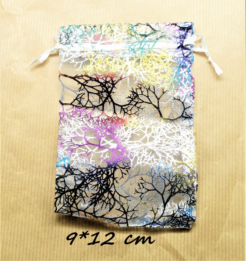 Pochettes cadeaux organza multicolore sur fond blanc par lot de 10 image 6