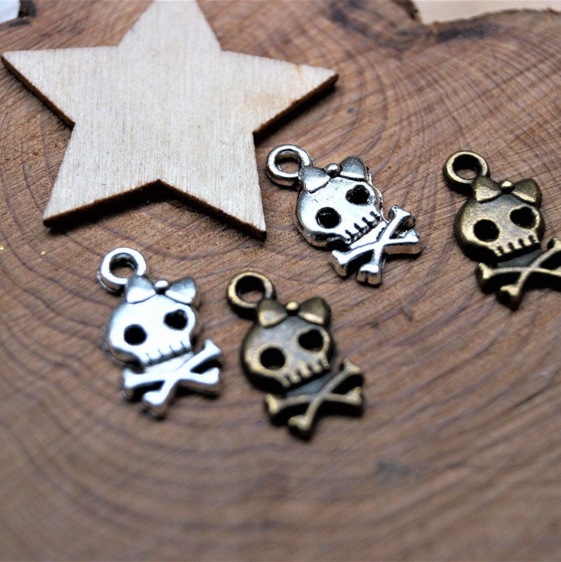 Skull charms metal 2011 mm image 1