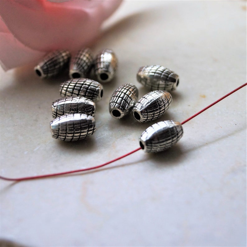Perles en métal ovales rayées argentées 96 mm image 5