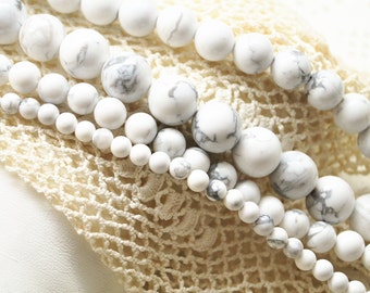 Cuentas redondas de howlita blanca