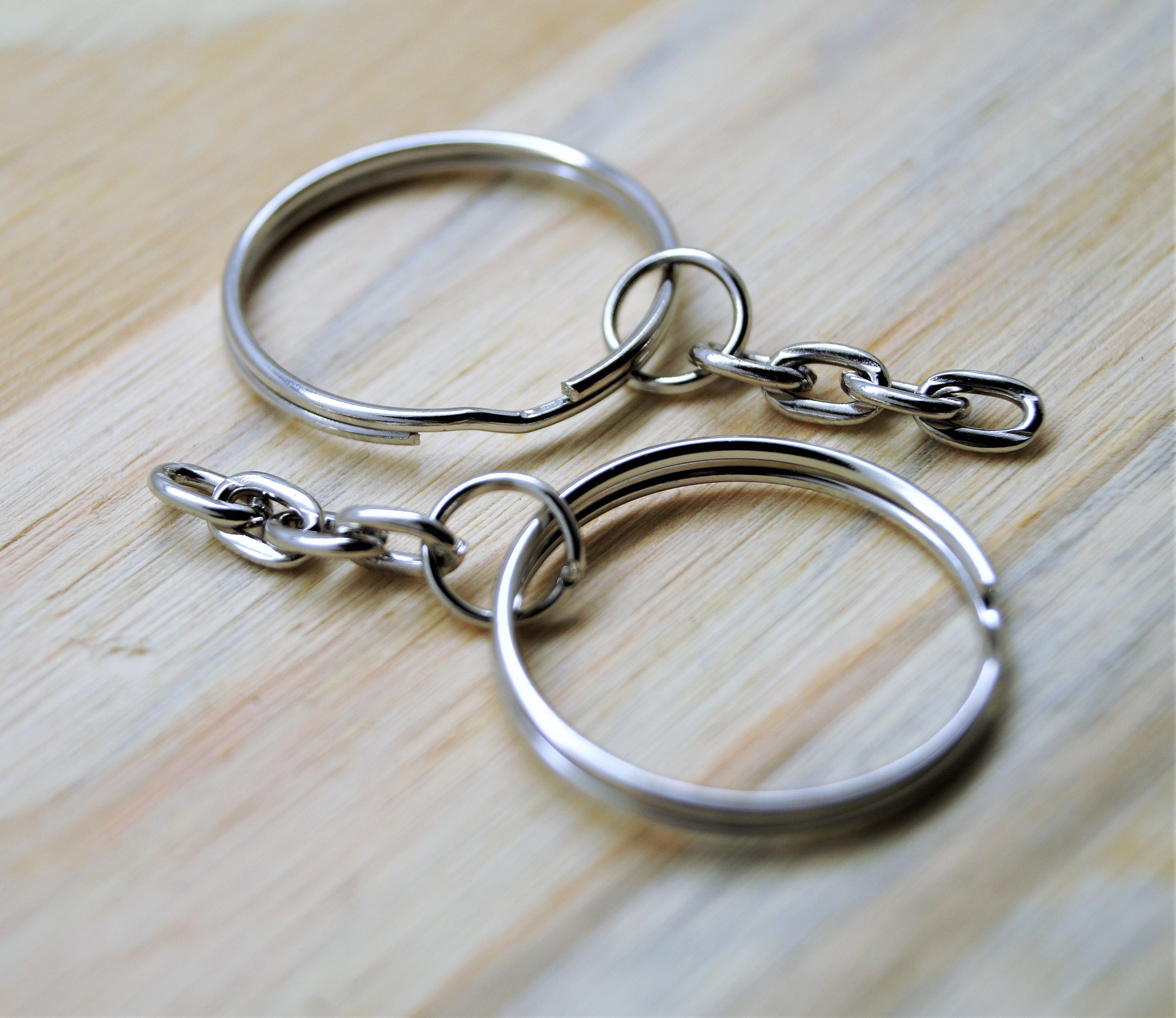 Key rings with chain and silver color, diam. 25 mm
