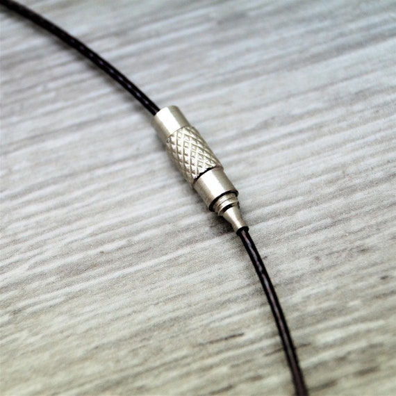 collier ras de cou rigide acier collier ras de cou rigide acier