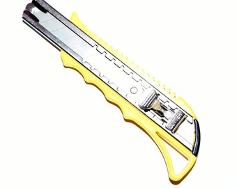 Knife, cutter with plastic handle 165 mm