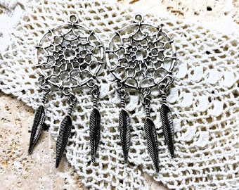 Pendentifs dreamcatchers en métal argenté  6,5 cm x 2.9 cm par 2