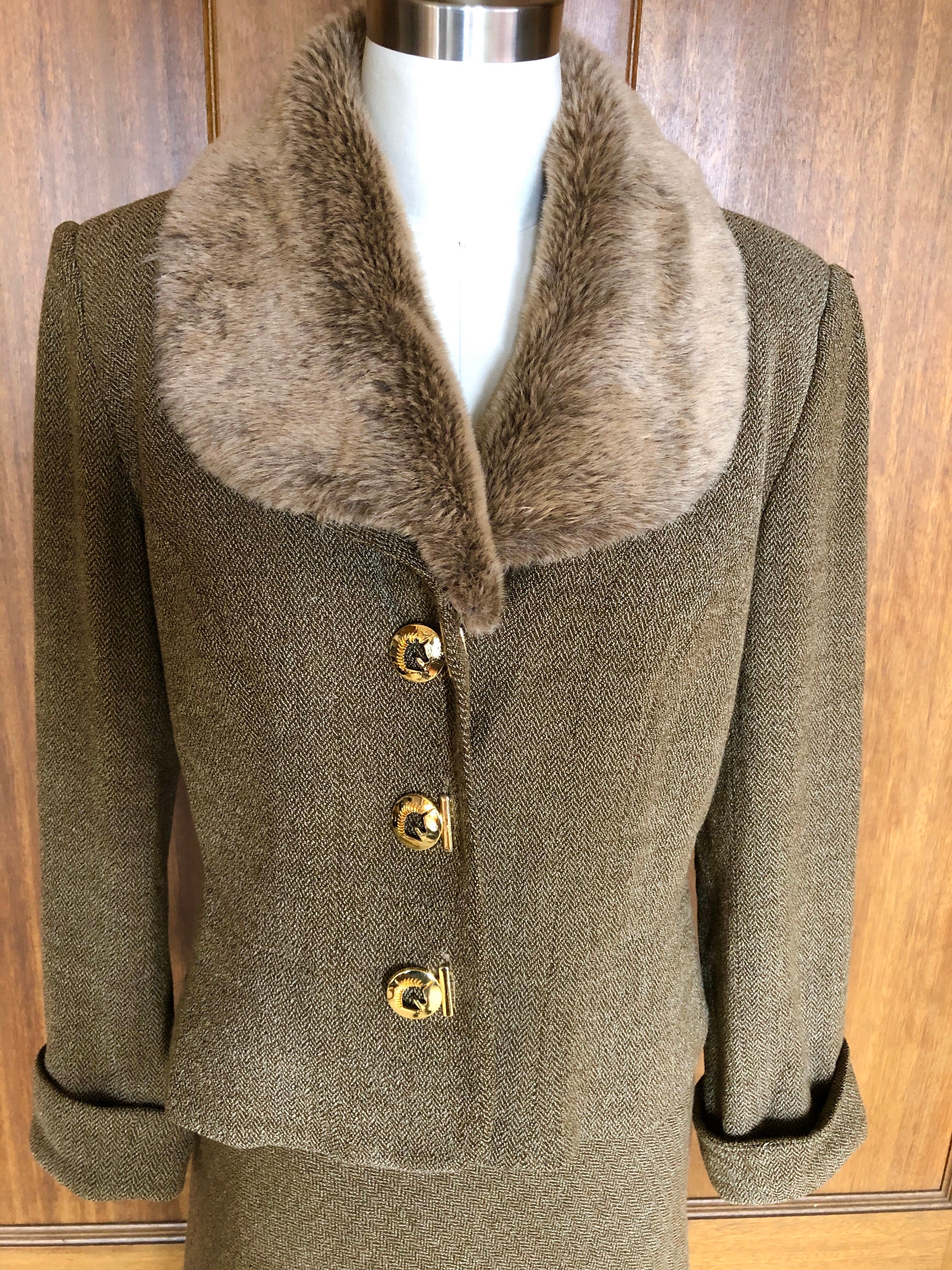ALBERTO MAKALI Blazer and Skirt Vintage 1980s Suit gold unicorn buttons Faux Fur detachable collar Sz 8 Camel color