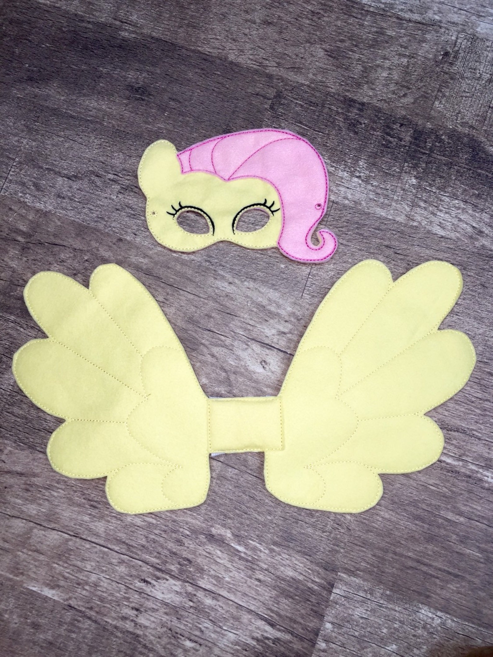 Крылья пони своими руками. Крылья для пони обработки. Маска пони. Крылья единорога своими руками. Костюм пегаса.