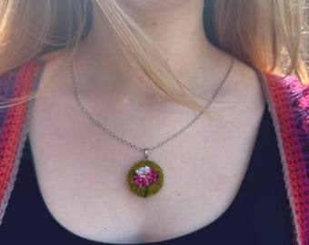 Needle felted pendant flower necklace in silver metal cabachon with chain