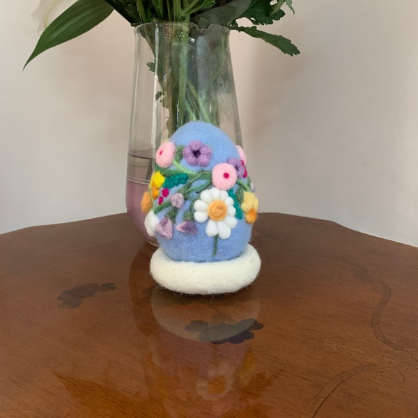 Large Needle felted Easter egg. Large Decorated Easter egg. Woollen spring decoration. Easter table decoration. Alternative Easter gift