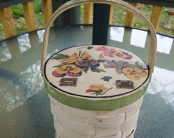 Vintage  Decoupage Woven Basket Handbag With Change Purse Lined 1950's Flowers and Bows Decoupage and Lining Shabby Chic Vintage Style