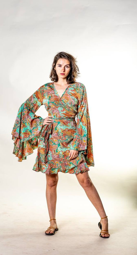 Wikkel rond korte boho jurk voor vrouw Kort jurkje met lange mouwen Hippie jurk Etsy Nederland