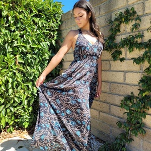 Long Boho maxi dress for woman Open back dress image 6