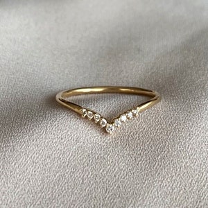 Gold Diamond Chevron Ring, V Shape Micro Pave Setting Diamond Ring, Stacking Matching Band, Stackable Engagement Ring, Dainty Wedding Band