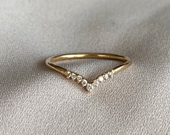 Gold Diamond Chevron Ring, V Shape Micro Pave Setting Diamond Ring, Stacking Matching Band, Stackable Engagement Ring, Dainty Wedding Band