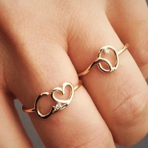 Anillo inicial de oro y diamantes pequeños, anillo de letras de diamantes personalizado, anillo de corazón personalizado, anillo de alfabeto de amor de oro hecho a mano, regalo de novia