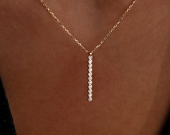 Collar con barra de diamantes en oro de 14 k: colgante vertical minimalista