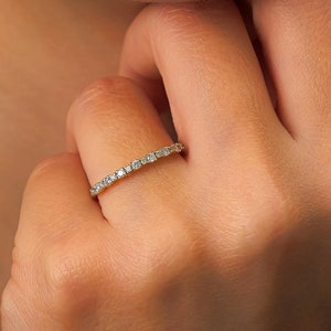 Halbe Ewigkeit Diamant Ehering - 14k massives Gold Ehering für Frauen - Diamant Stapelring - Gold Versprechen Ring - zierlicher Jubiläumsring