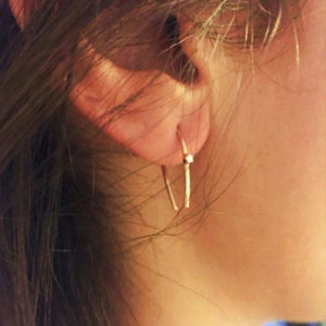 gold u earring