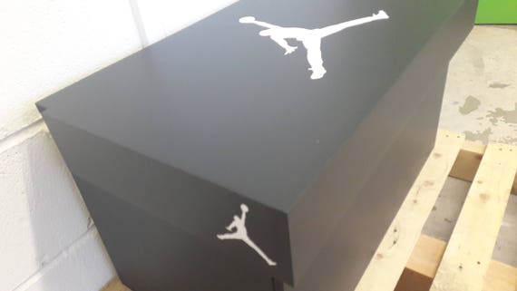 Boîte de rangement XL Trainer, boîte à chaussures géant Sneaker Nike (convient à 6 8no paires de formateurs), cadeau pour lui, cadeau d’anniversaire, Boîte de rangement XL Trainer, boîte à chaussures géant Sneaker Nike (convient à 6 8no paires de formateurs), cadeau pour lui, cadeau d’anniversaire,