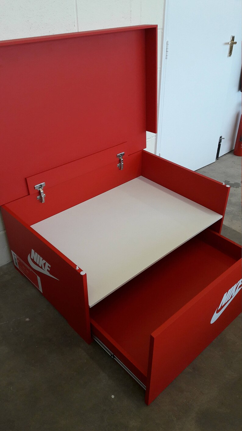 nike trainer shoe box