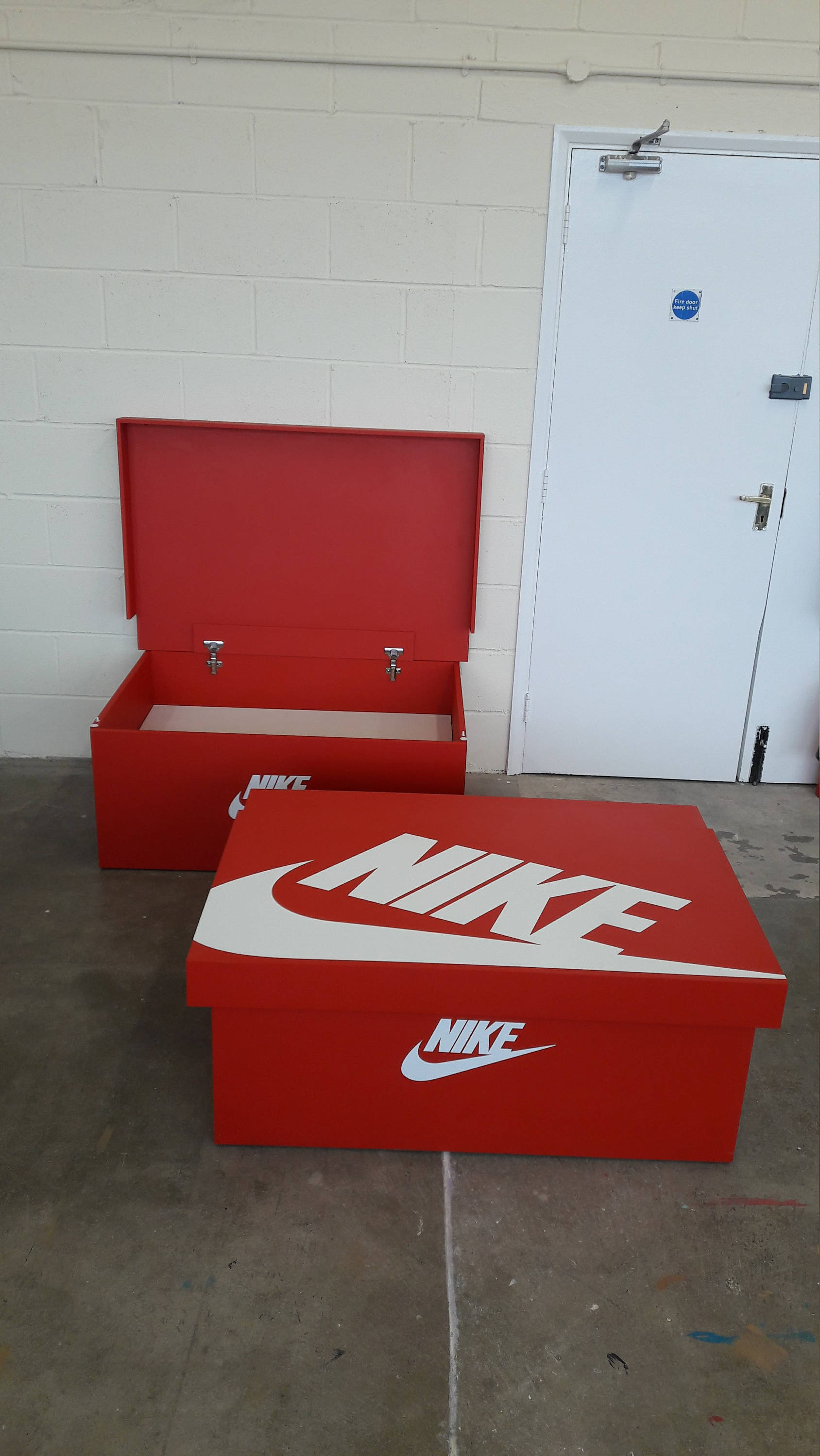 nike trainer shoe box