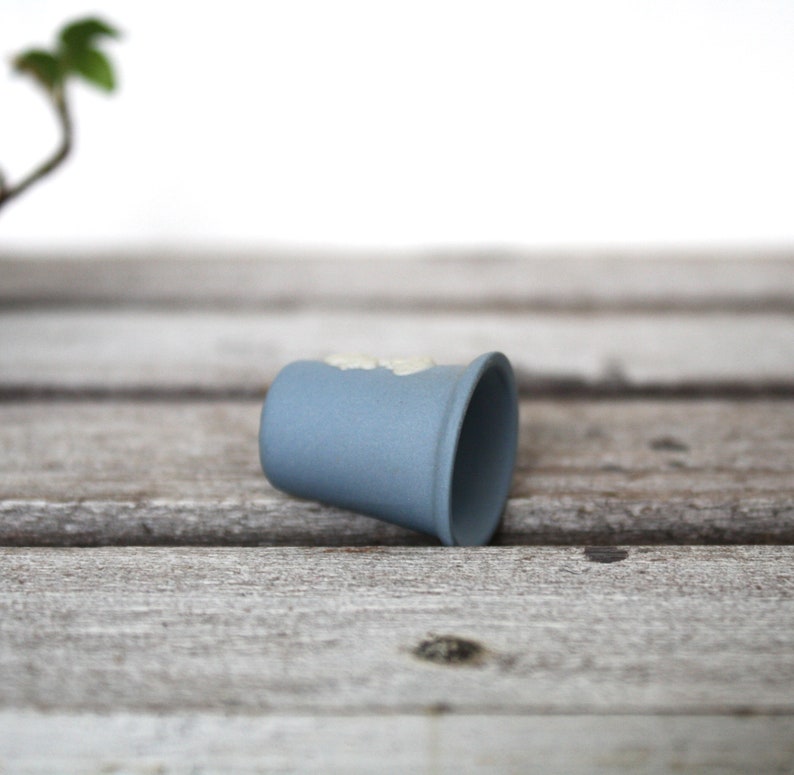 England Vintage Wedgwood Blue Jasperware Shakespeare Thimble