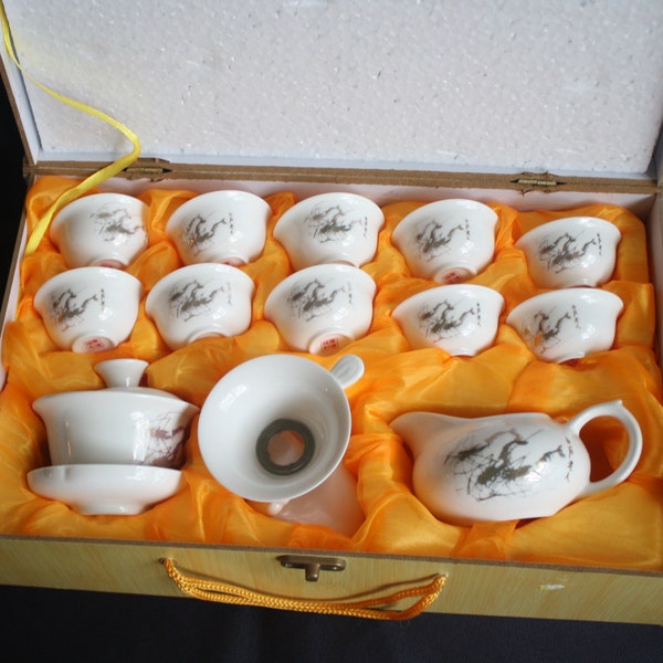 China Jing Pin Yu Ci Tea Set 12 pc Cups Sugar Bowl Creamer Tea Service Porcelain