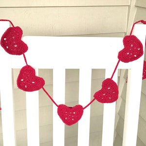 Crochet Heart Garland, Crochet Valentine's Day Pattern, Crochet Heart Pattern, Valentines Day Garland Pattern, Crochet Heart Tutorial, Heart