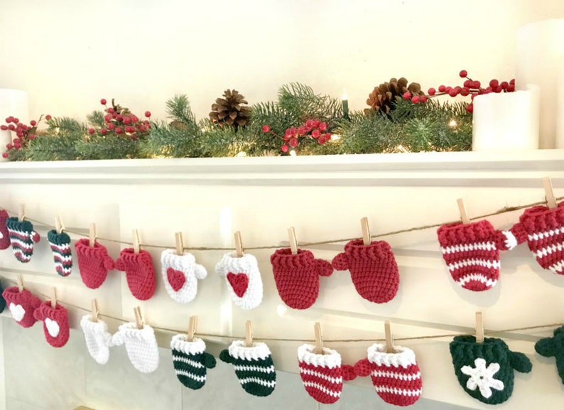 Crochet Mitten Garland Pattern, Crochet Christmas Garland Pattern, Crochet Christmas Pattern, Crochet Christmas Mini Mittens, Amigurumi image 3