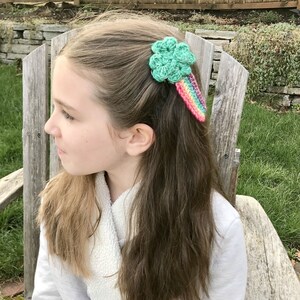 Crochet Shamrock Pattern, St. Patrick's Day Crochet Pattern, Shamrock Hair Clip, Rainbow Hair Clip, Crochet St. Patrick's Day Hair Clip image 4